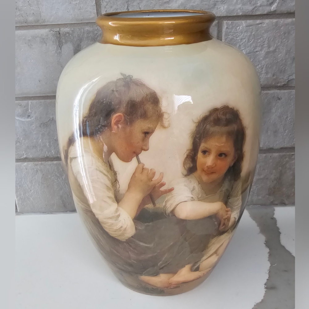 House if Llyod Vintage Sister Vase in New Condition